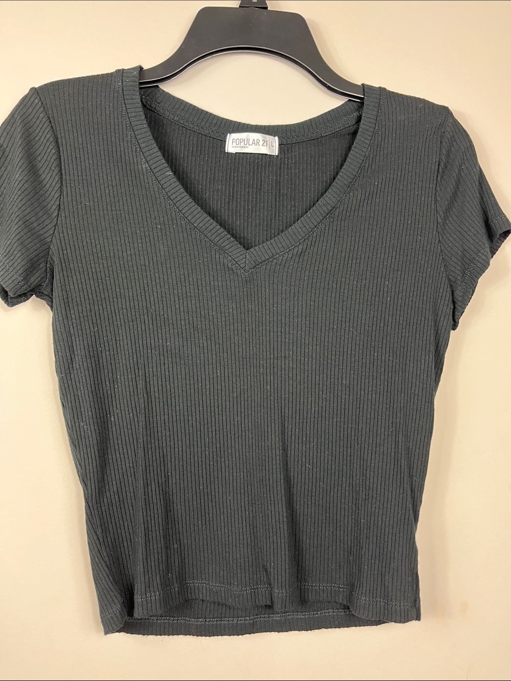 Popular 21 Black Ribbed V-Neck Short Sleeve Top L